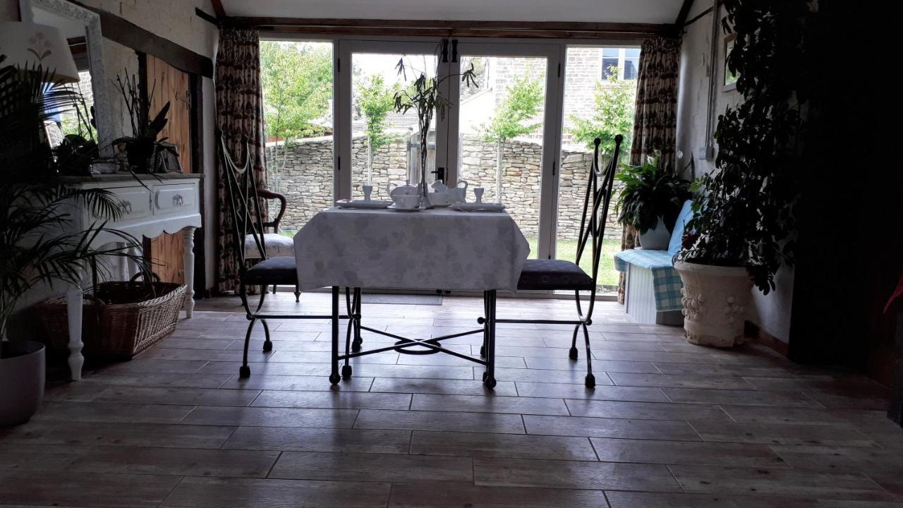 The Byre North End Farm Bed and Breakfast Ashton Keynes Buitenkant foto