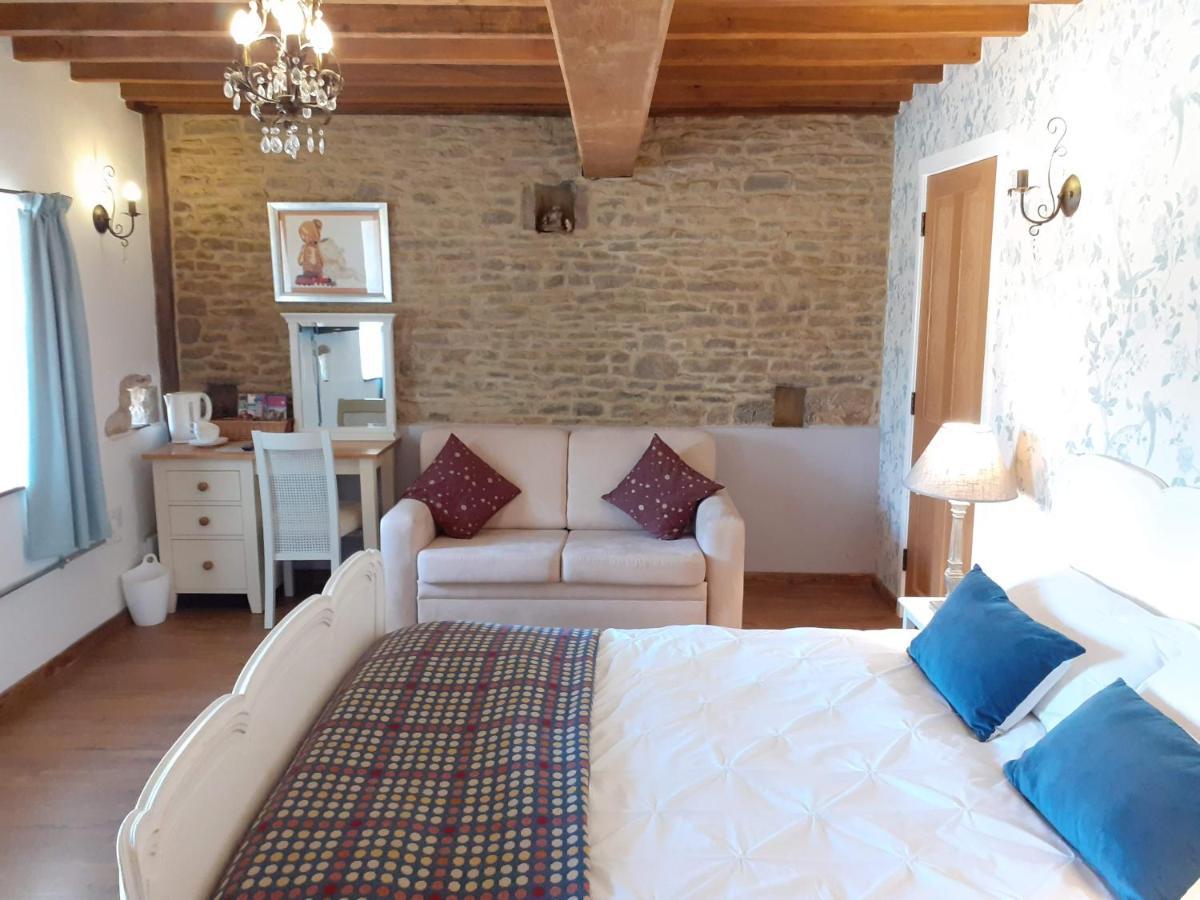 The Byre North End Farm Bed and Breakfast Ashton Keynes Buitenkant foto