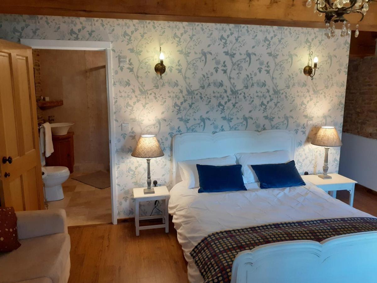 The Byre North End Farm Bed and Breakfast Ashton Keynes Buitenkant foto